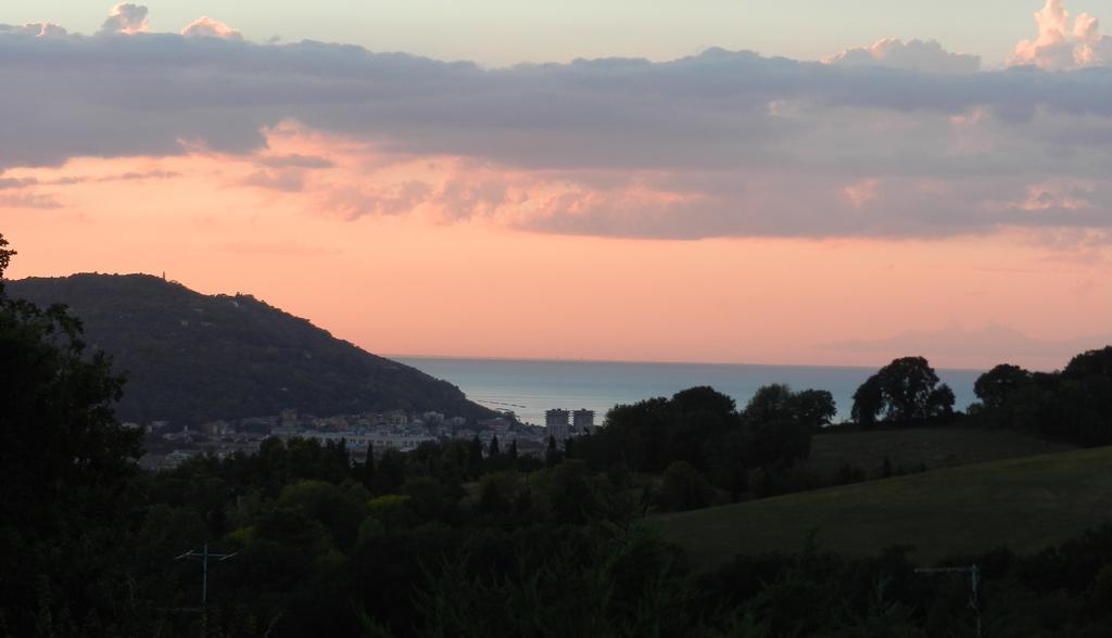 Collemare Apartman Pesaro Kültér fotó
