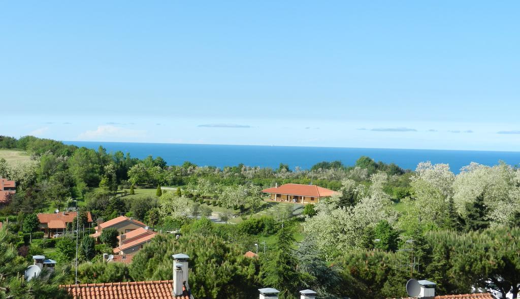Collemare Apartman Pesaro Kültér fotó